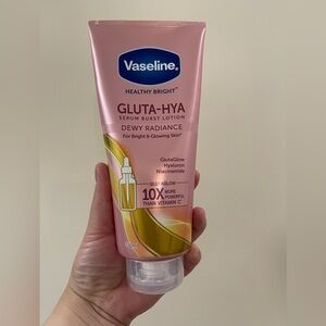 Vaseline Gluta-Hya Serum Burst Lotion